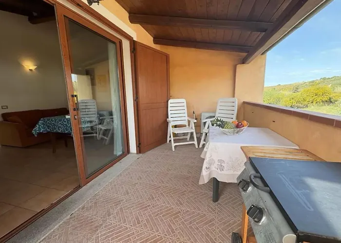 Apartment Relaxing Flat With Shared Pool In Viddalba